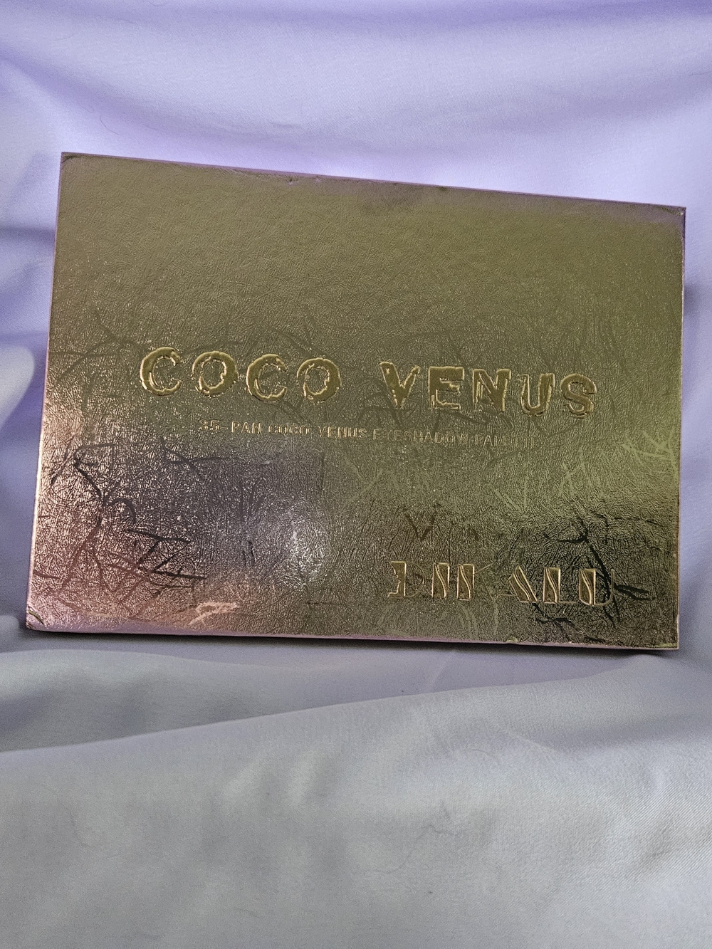 Gold Eyeshadow Palette - Shimmery Gold Finish
